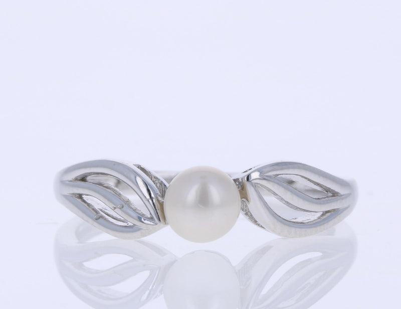 Female 92.5 Silver Pearl Ring at Rs 100/gram in New Delhi | ID: 22284360533